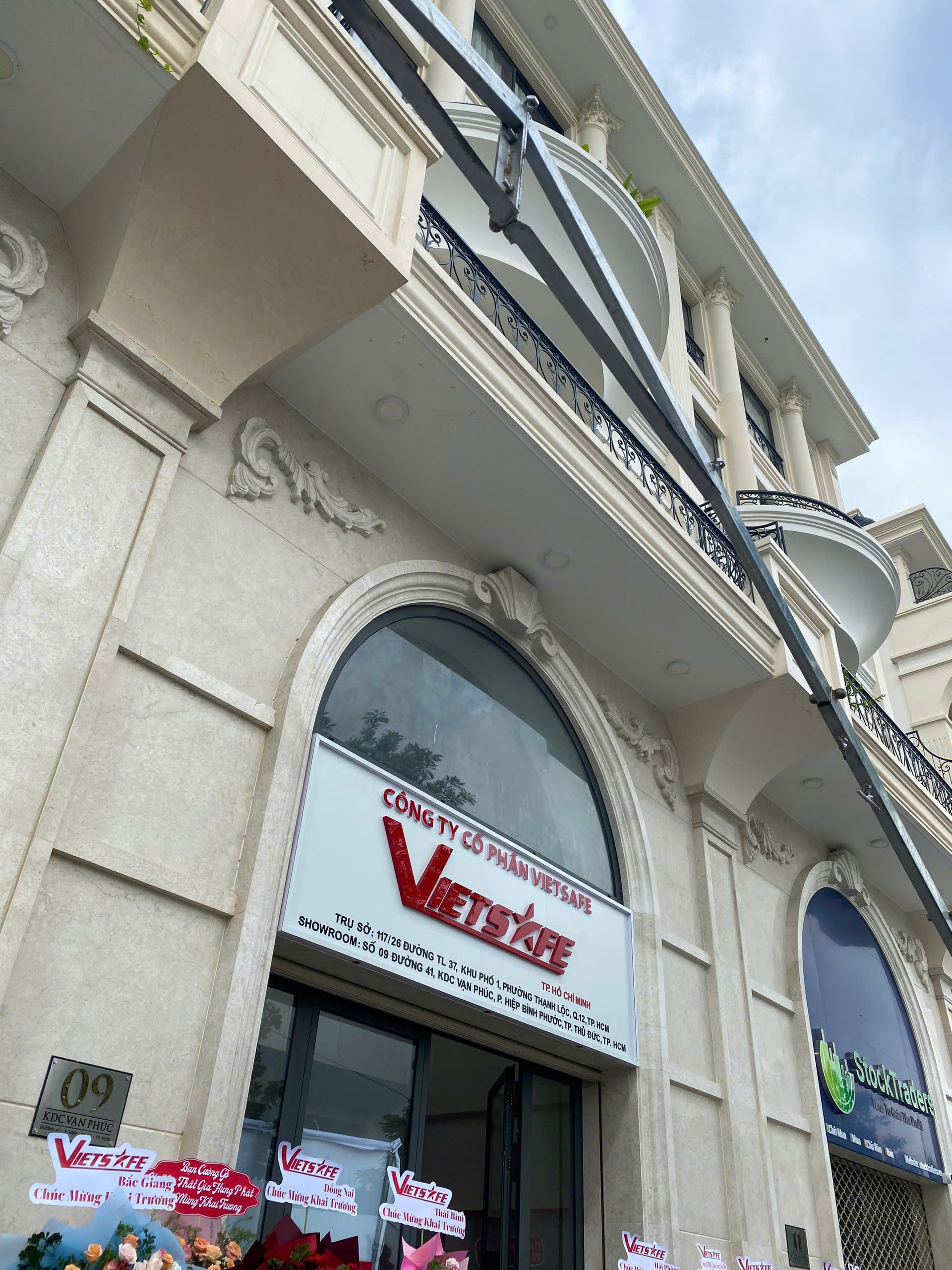 khai truong vietsafe hcm