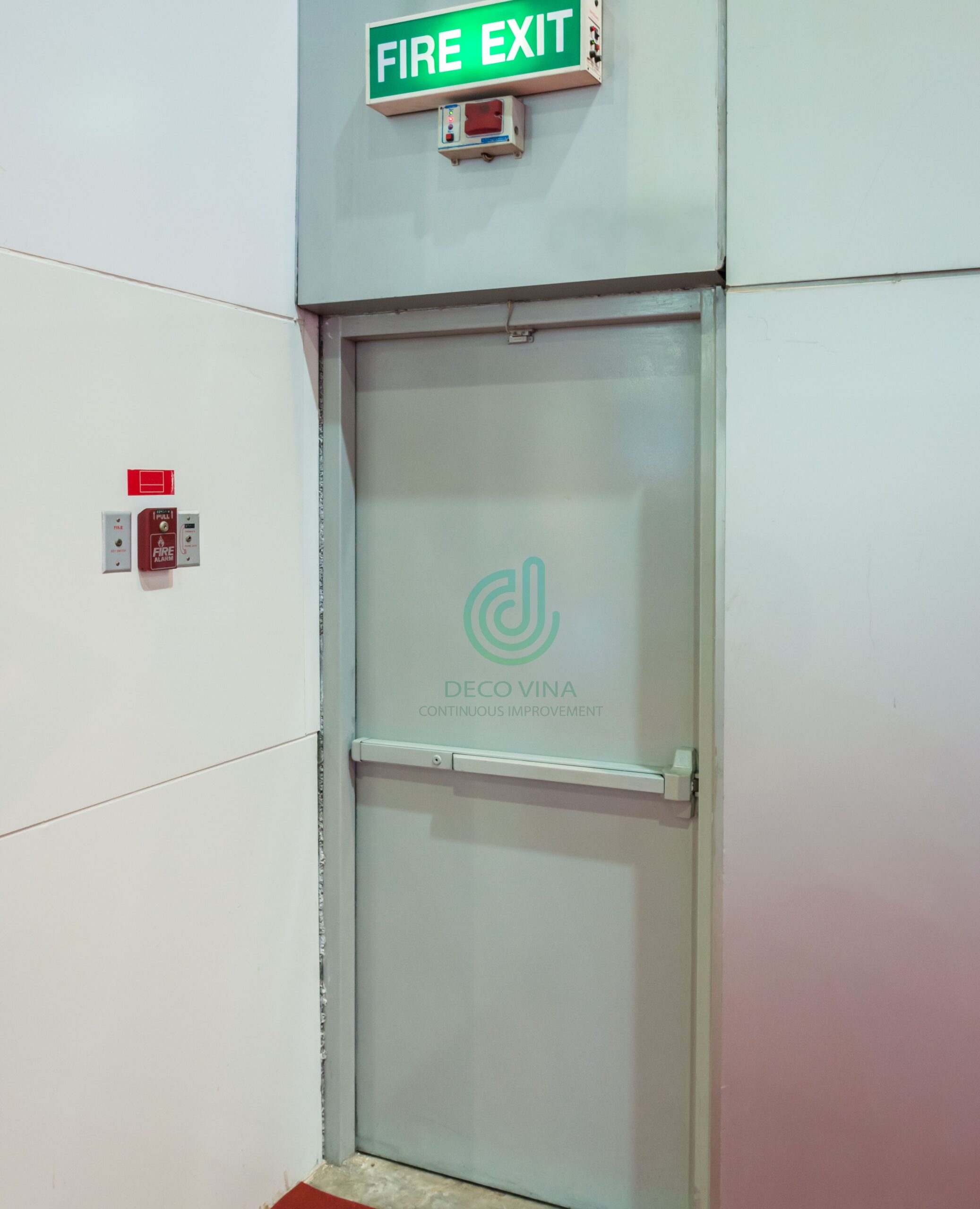 cửa chống cháy thoát hiểm